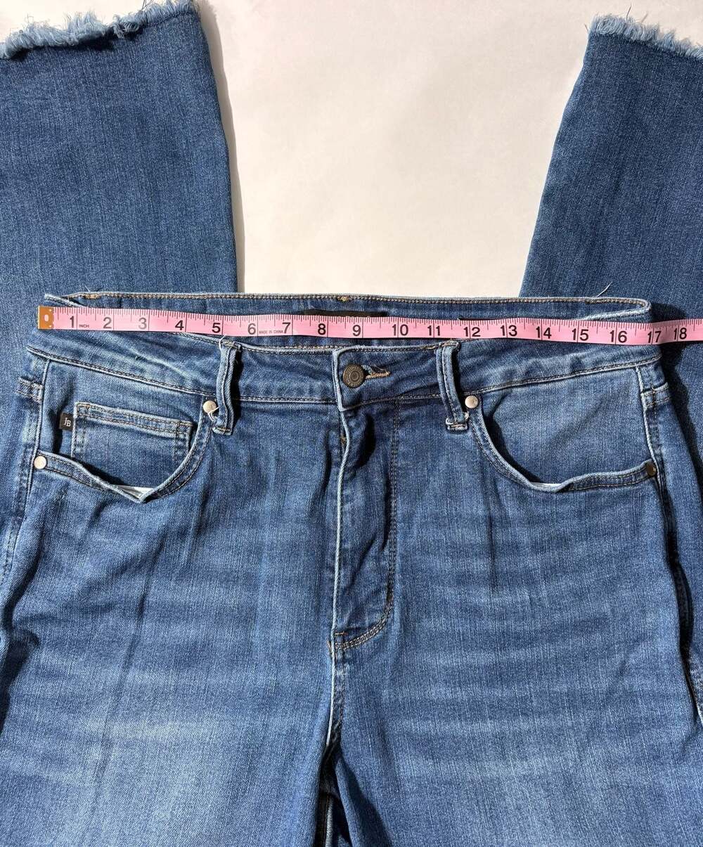 Judy Blue women’s Mid-Rise Raw Hem Flare Leg Denim Jeans Size 16W - Picture 5 of 11